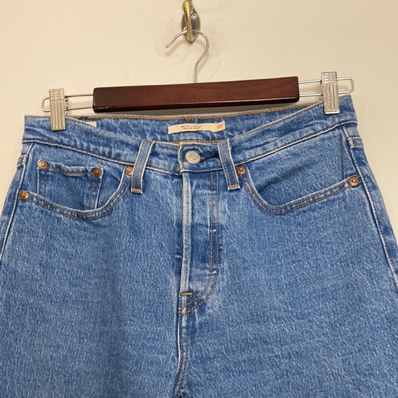 Levi's Jeans Womens 27 x 24 Medium Blue Wedgie Straight Raw Hem Crop High Rise - Picture 3 of 14